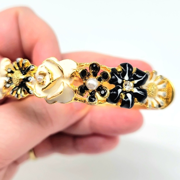 Vintage Kenneth Jay Lane Hinged Magnetic Cuff w Enamel, Pearl, Swarovski Crystal - Picture 11 of 17
